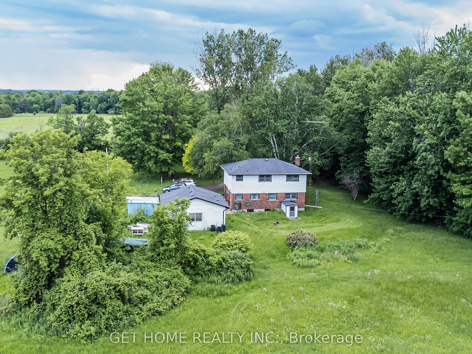 4 bed, $3,200 — Photo 1