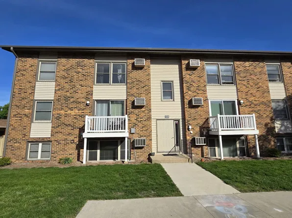 508 Commercial St APT C, La Porte City, IA 50651