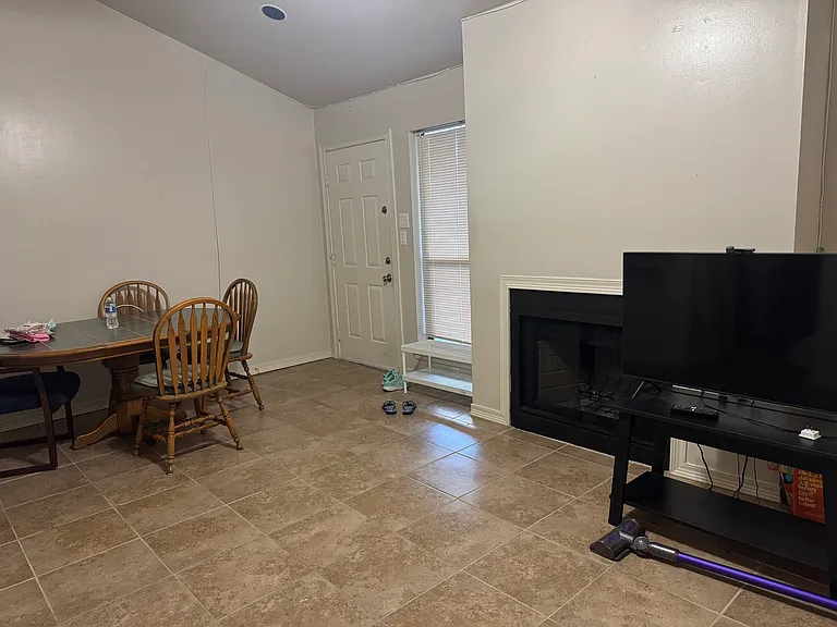 2905 Swisher St #307 — Photo 9