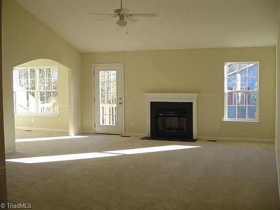 4th image of 813 Johnston St
