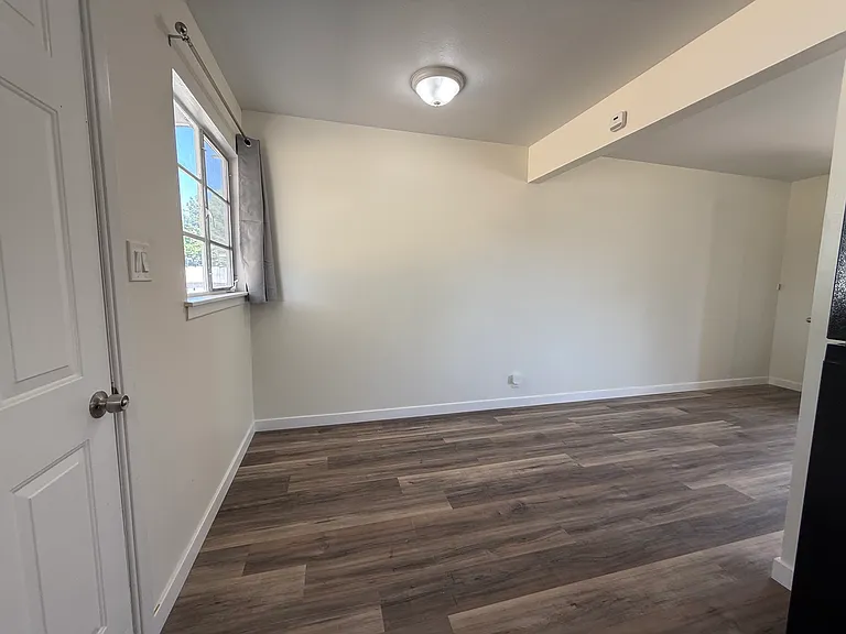 1147 W Oldfield St — Photo 7