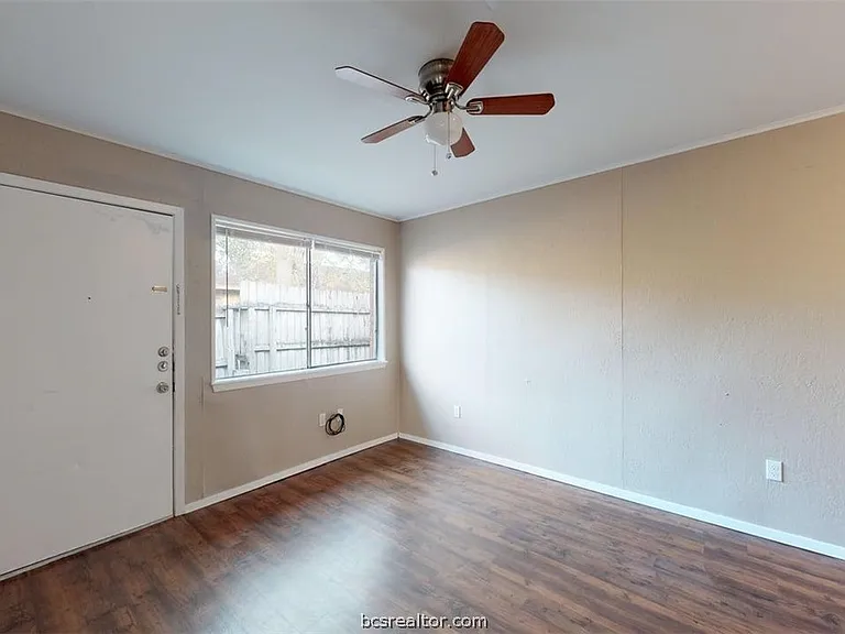 204 Lynn Dr #B — Photo 4