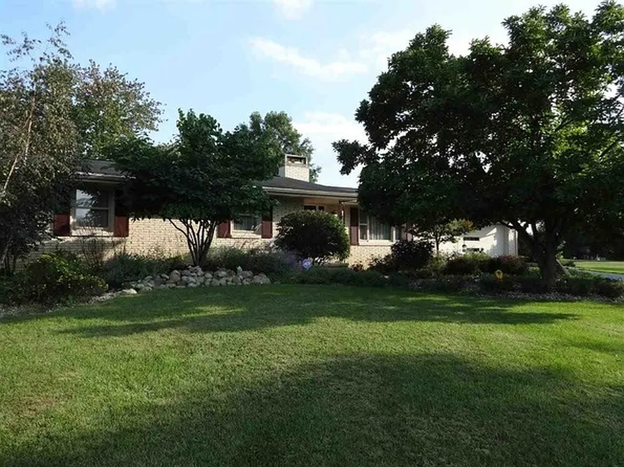 145 Gilliam Dr N photo 1