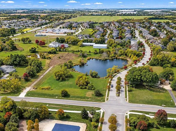 16572 S Ridgeview Rd, Olathe, KS 66062