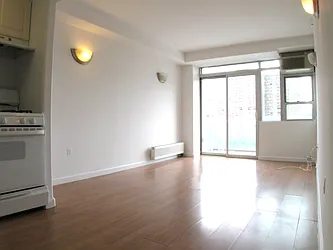 Rented by Uptown Property Group