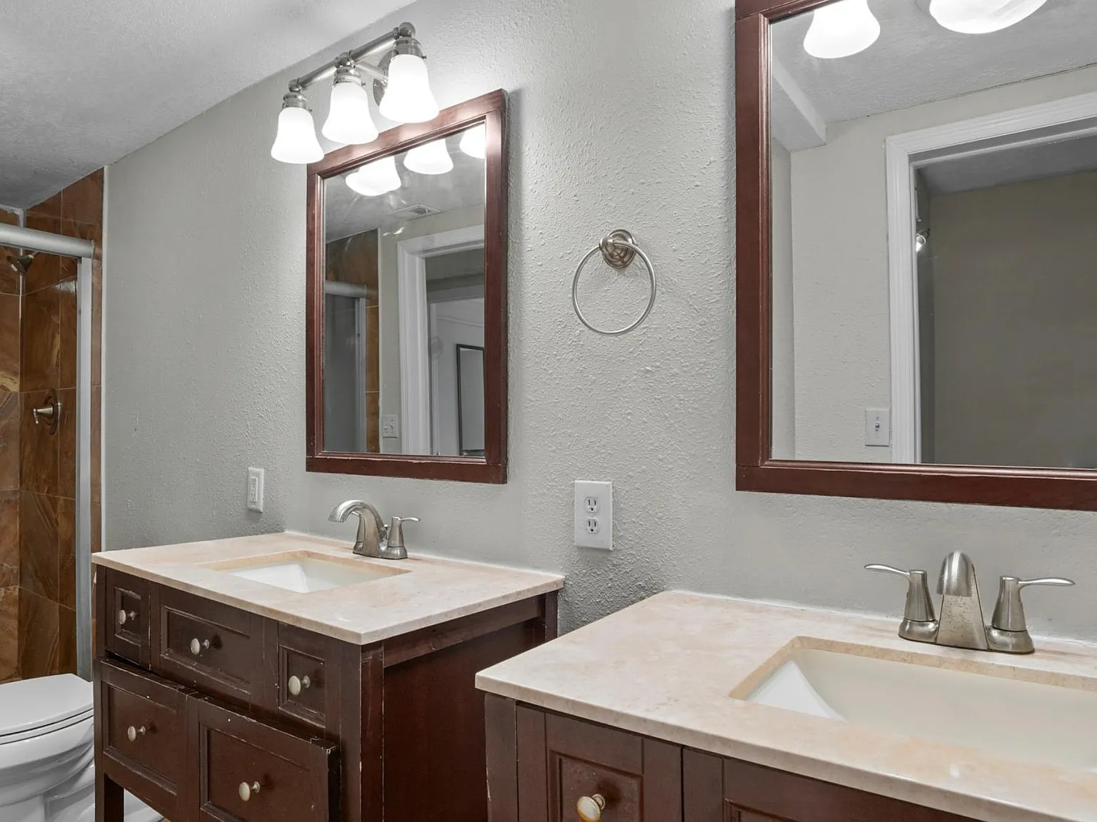 4 bed, 2.0 bath, 1983 sqft, $750 — Photo 3