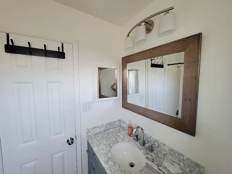 1258 Franklin St #1 — Photo 13