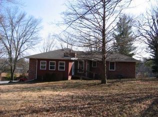 909 Wilshire Dr, Branson, MO 65616