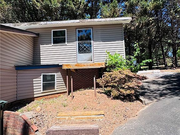 3rd image of 200 Hayes Rd
