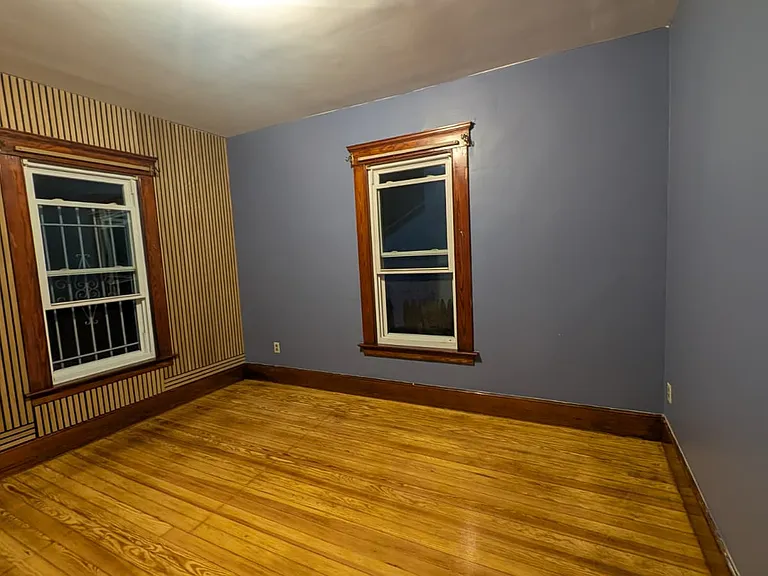 122 Foster St — Photo 10