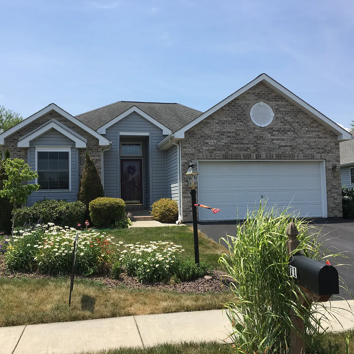 11 Longwood Dr photo 1