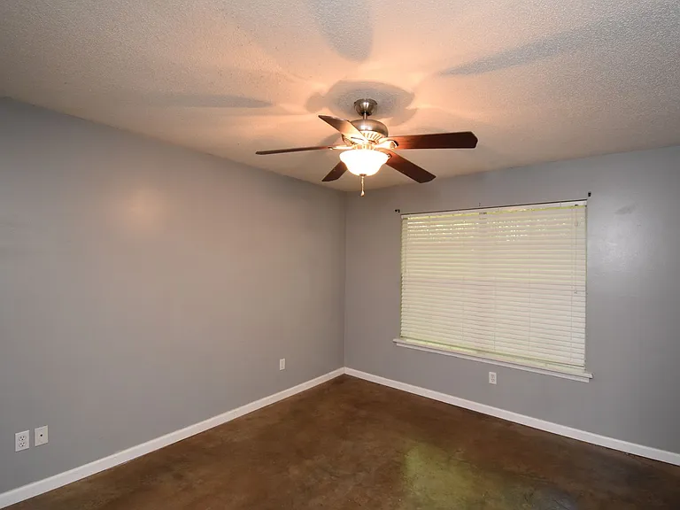 1172 Christpher Ln — Photo 15