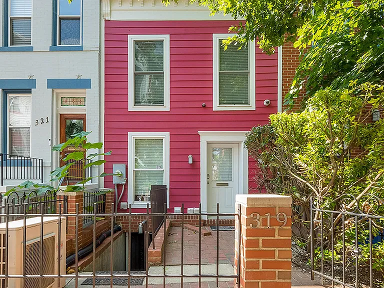 319 I St NE — Photo 24
