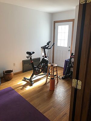 4th image of 2043 42nd St #1