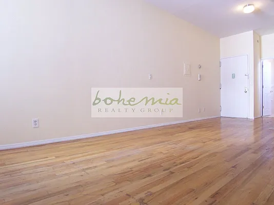 Rented by Bohemia Realty Group | media 18