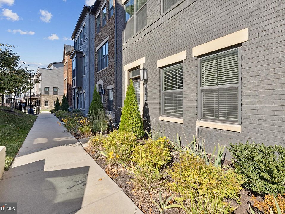 13221 Lake Waterview Way, Herndon, VA 20171 MLS VAFX2154304 Zillow