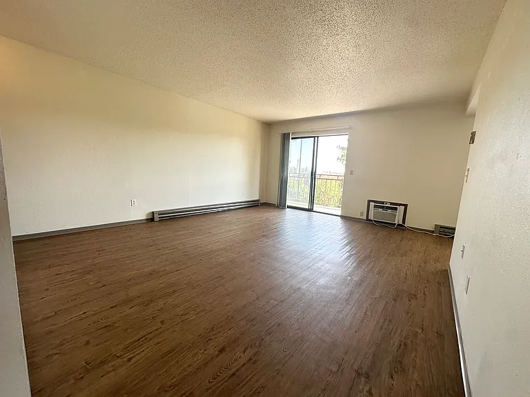 630 NE Maiden Lane — Photo 10