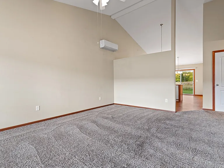 Perry Creek Townhomes - Midland, MI — Photo 25