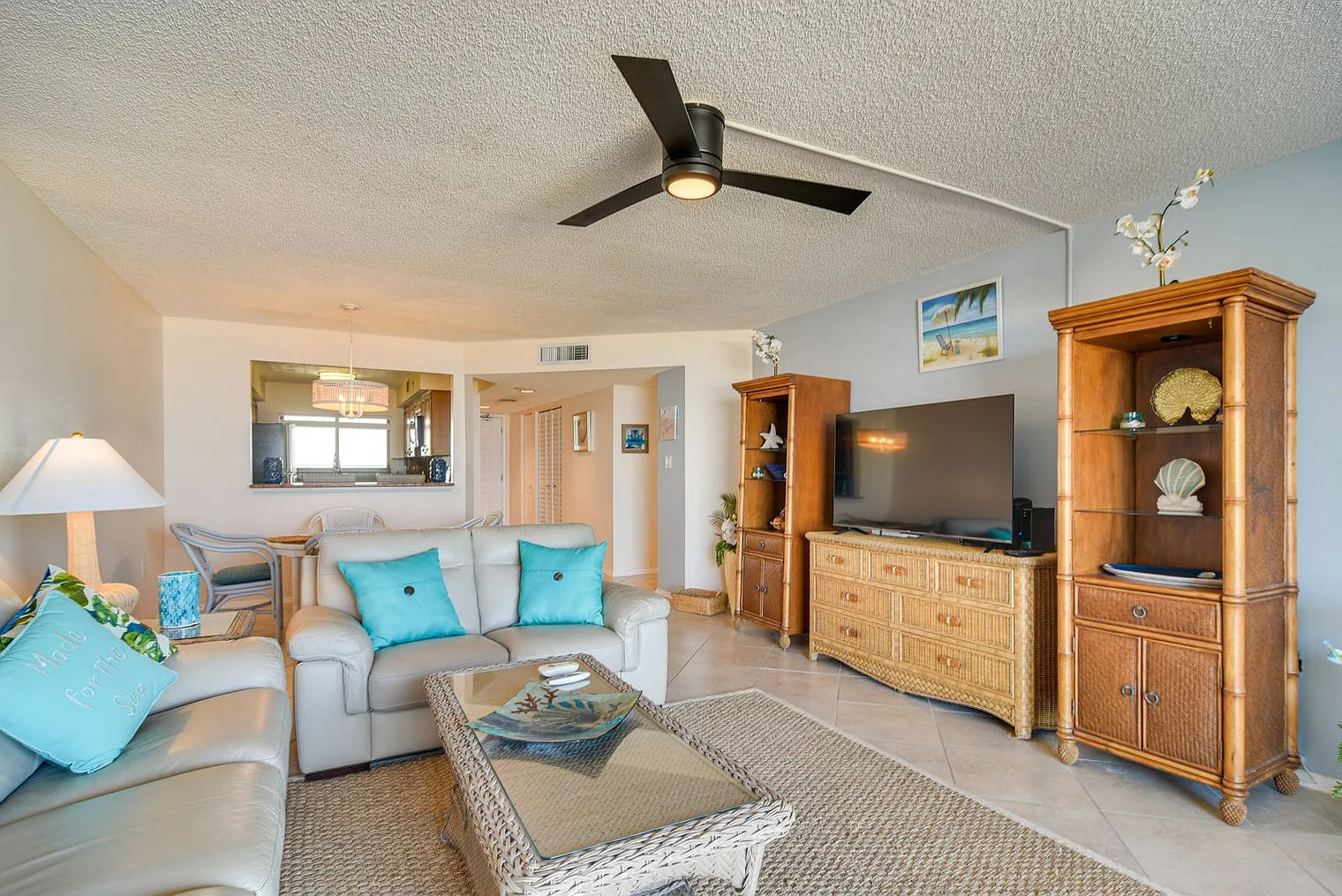 2 bed, 2.0 bath, 1420 sqft, $5,564 — Photo 3