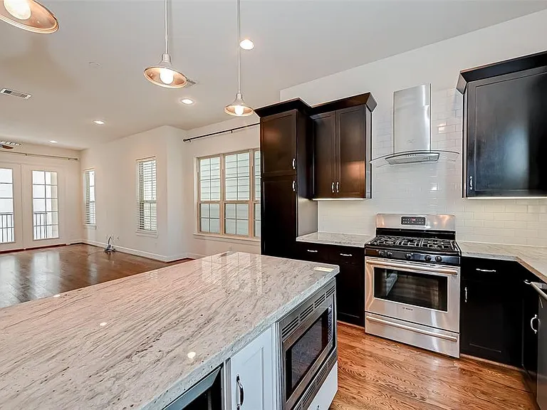 3406 La Branch St — Photo 12