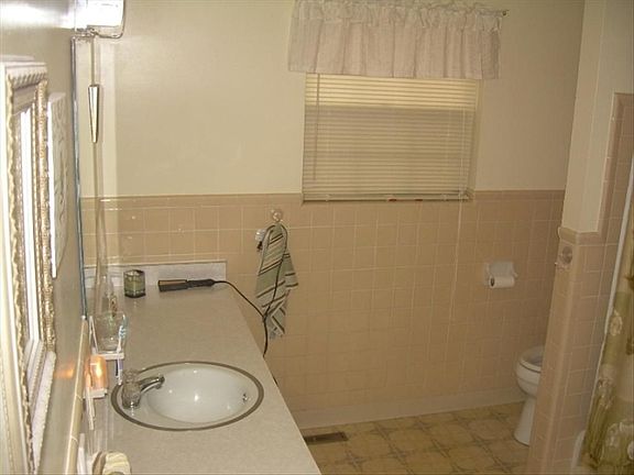 4th image of 149 Sandra Dr
