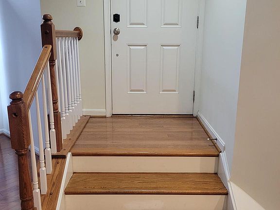5th image of 7975 Crescent Park Dr