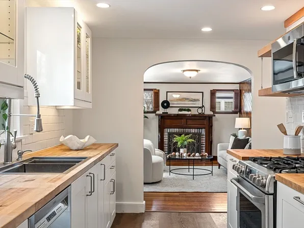 104 Myrtle Ave, Wakefield, MA 01880