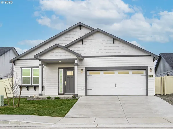 869 Yoss Pl, Cottage Grove, OR 97424
