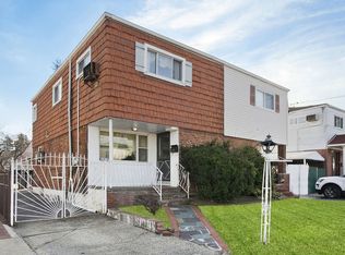 6325 137th St, Flushing, NY 11367