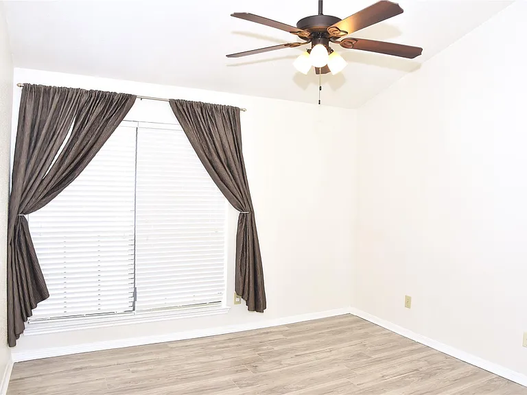 2121 El Paseo St #2000 — Photo 19