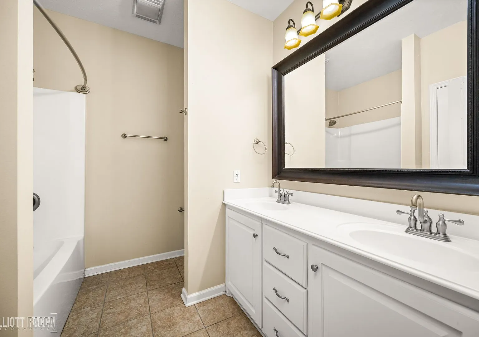 Charming 3-Bedroom Pineville Home with a Fenced Backyard — Photo 2