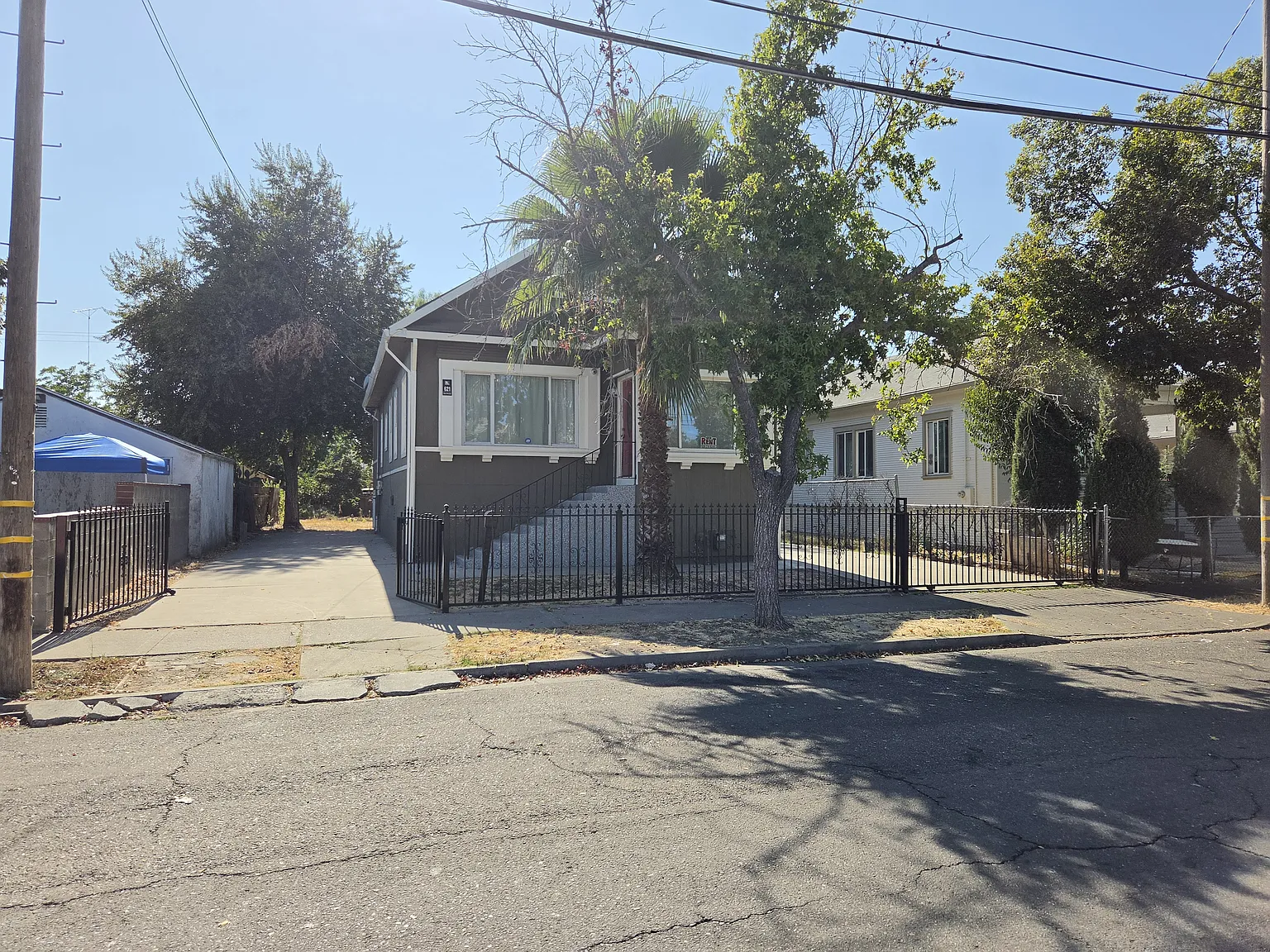 3 bed, 1368 sqft, $3,000 — Photo 1