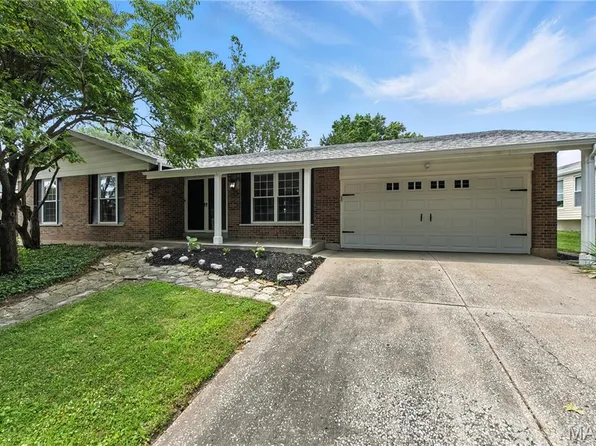 3647 Argonne Forest Dr, Florissant, MO 63034