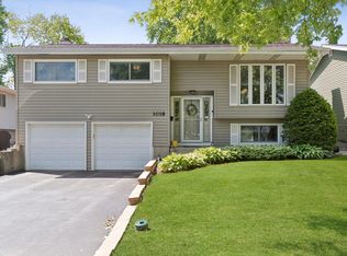 1018 Dawes Ave, Wheaton, IL 60189