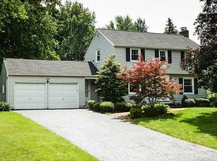 174 Glenhill Dr, Rochester, NY 14618