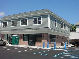 519 River Dr, Elmwood Park, NJ 07407