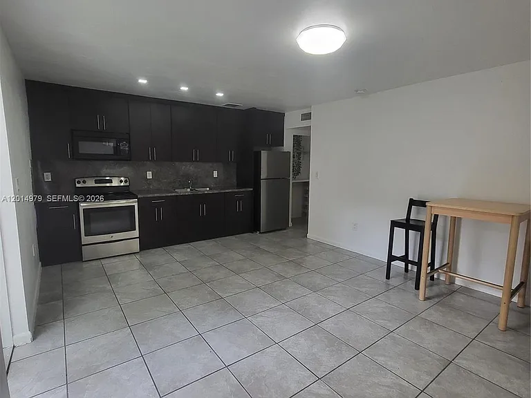 315 NW 59th St — Photo 2