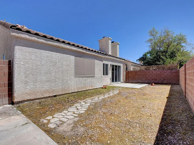 1855 Grand Prairie Ave — Photo 38