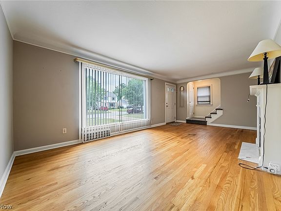 3rd image of 4828 Westbourne Rd
