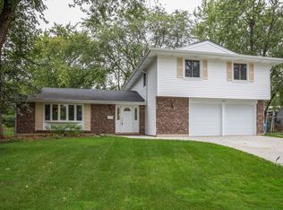 624 Venice Ct, Schaumburg, IL 60193