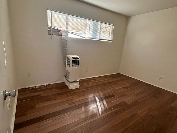 4th image of 3666 Louisiana St #1/2