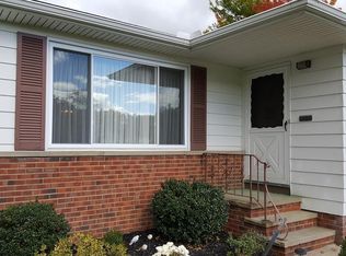 690 Kenbridge Dr, Highland Heights, OH 44143