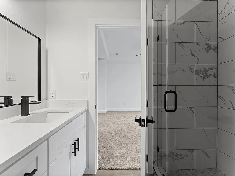 8205 Carver Rd #B — Photo 15