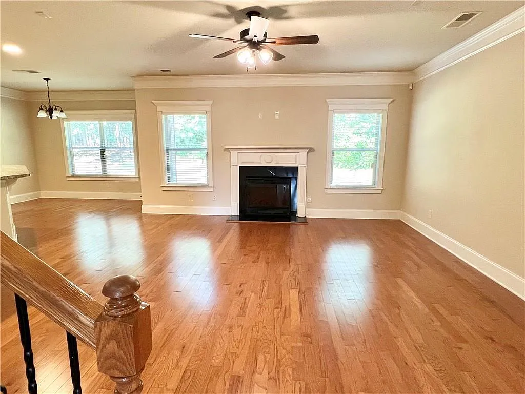 3 bed, 2.5 bath, 1980 sqft, $2,400 — Photo 4