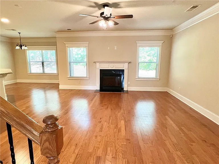 590 Summerstone Ln — Photo 4