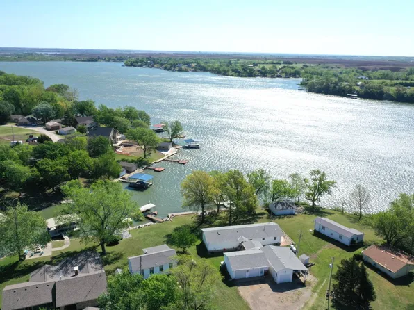 112 Eagle View Cir #E-4, Council Grove, KS 66846