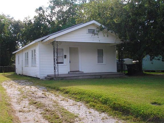 3rd image of 2901 Cypress St