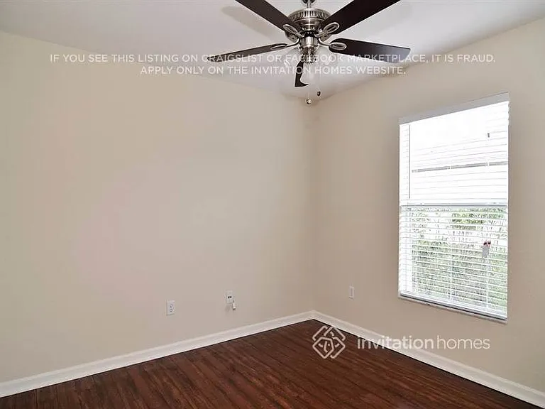 668 SE Damask Ave — Photo 11