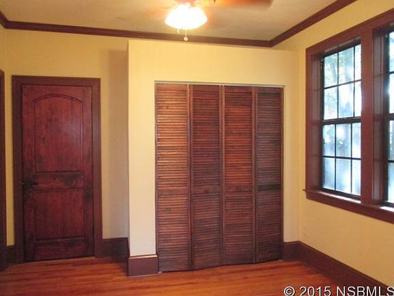 5th image of 1007 Live Oak St