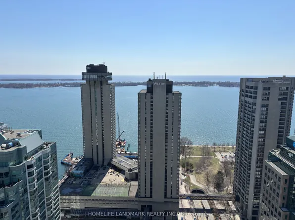 33 Bay St, Toronto, ON